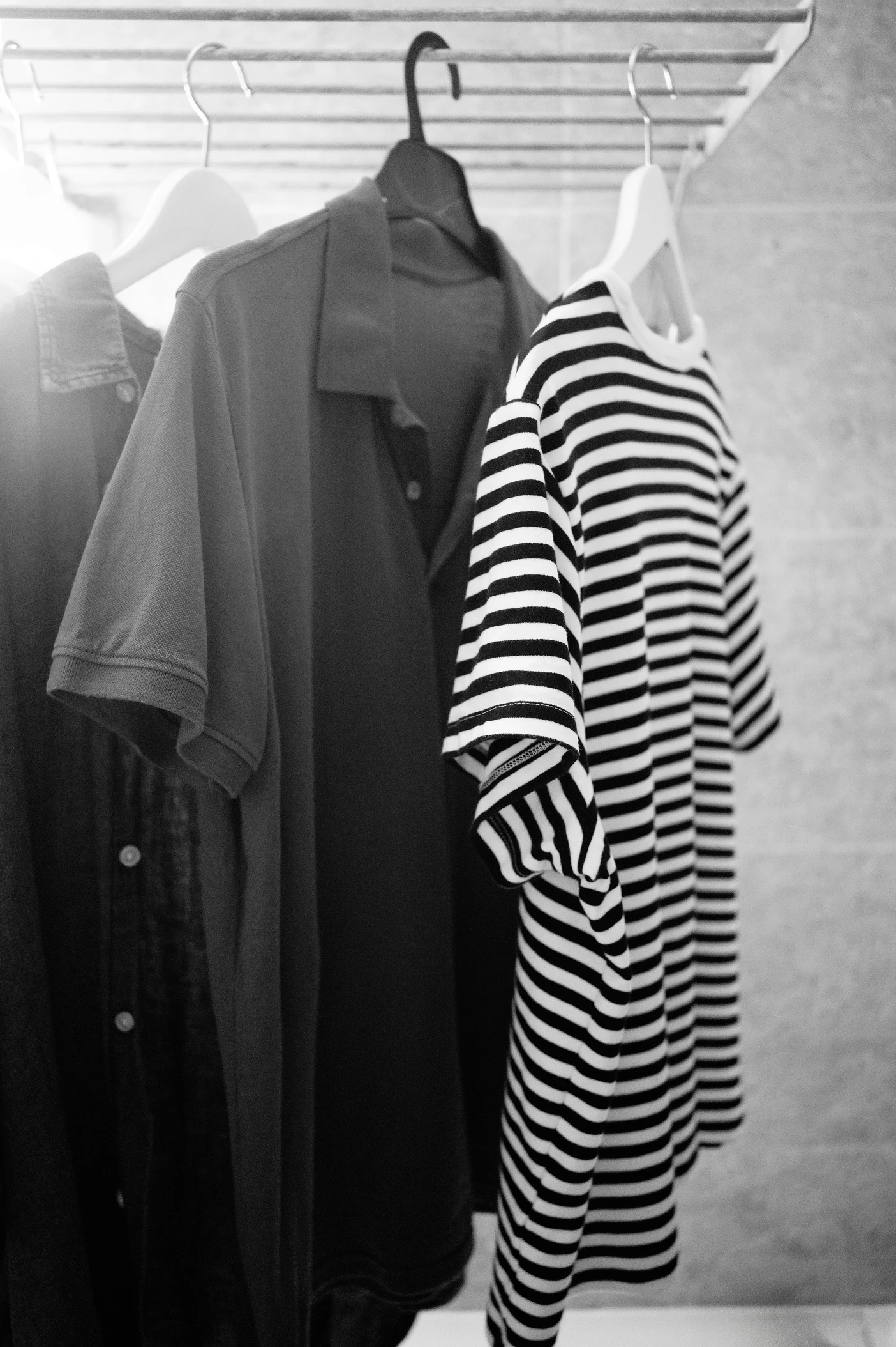 TARONは、東京・外苑前に拠点を置く、メンズ衣装専門の会員制リースショップです。